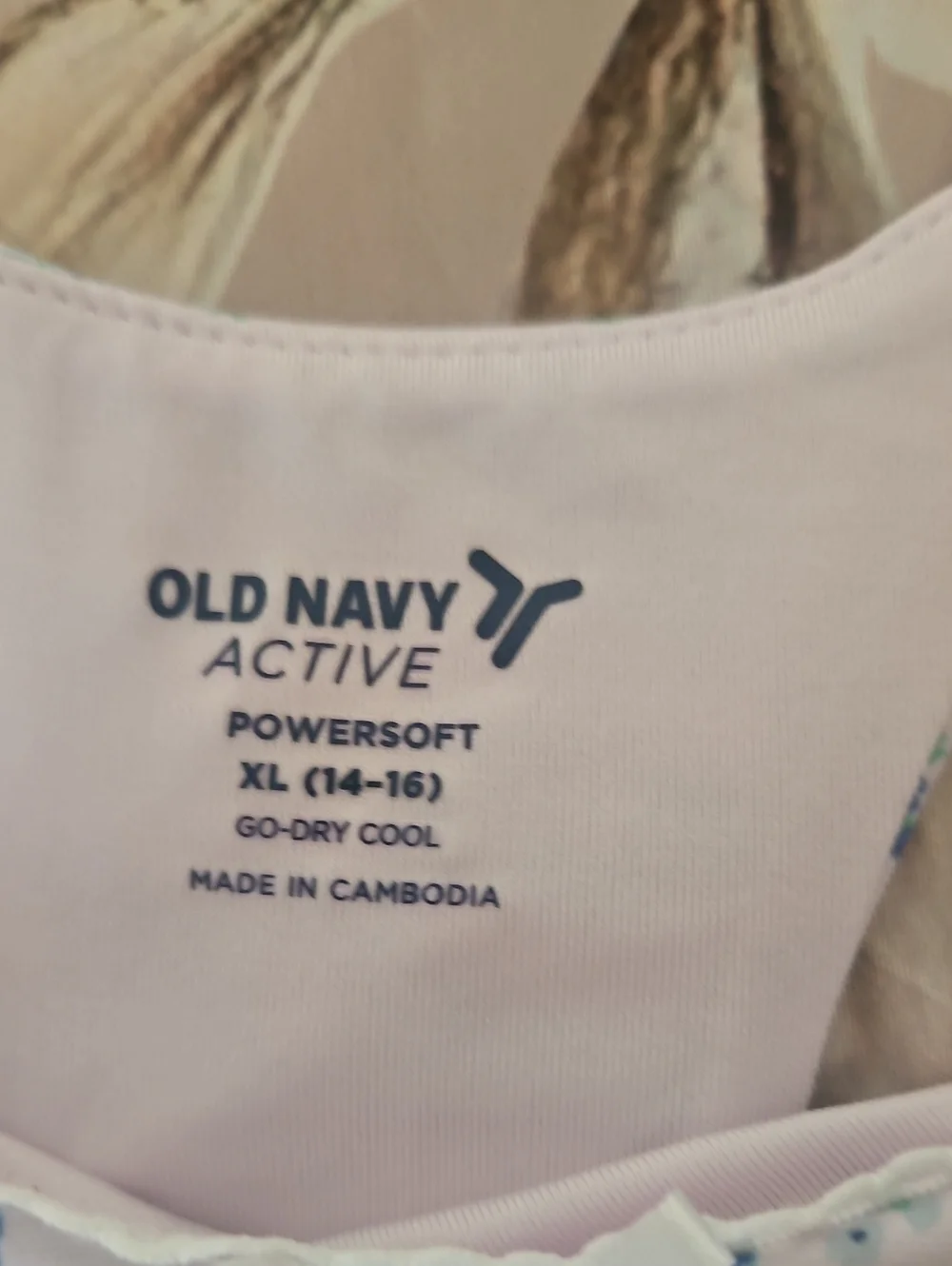 Old Navy Active Powersoft Top Built In Bra Nwt Floral XL 14/16 Kids. Lite Pink